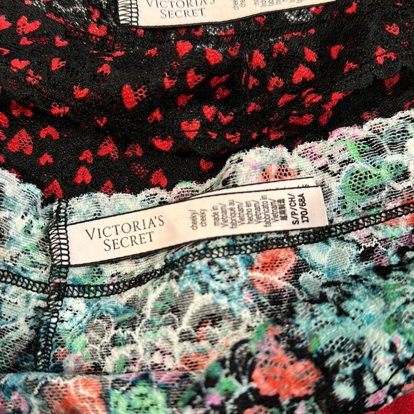 Victoria’s Secret Lacy Cheeky Panties - Picture 4 of 4